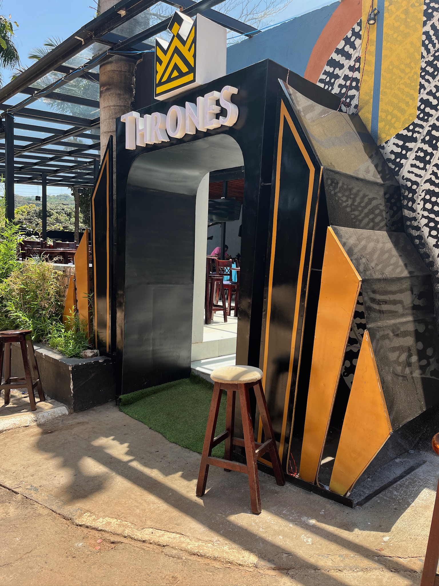 3D Thrones Entrance Branding