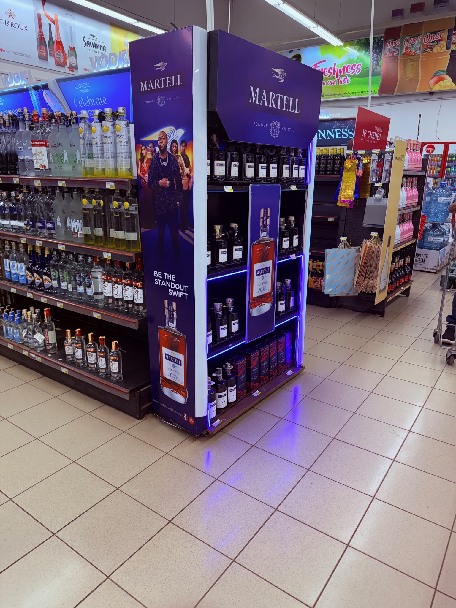Martell Davido Supermarket Gondola